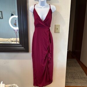 Lulu’s red sleeveless dress size XL, adjustable straps, zipper, slit on side